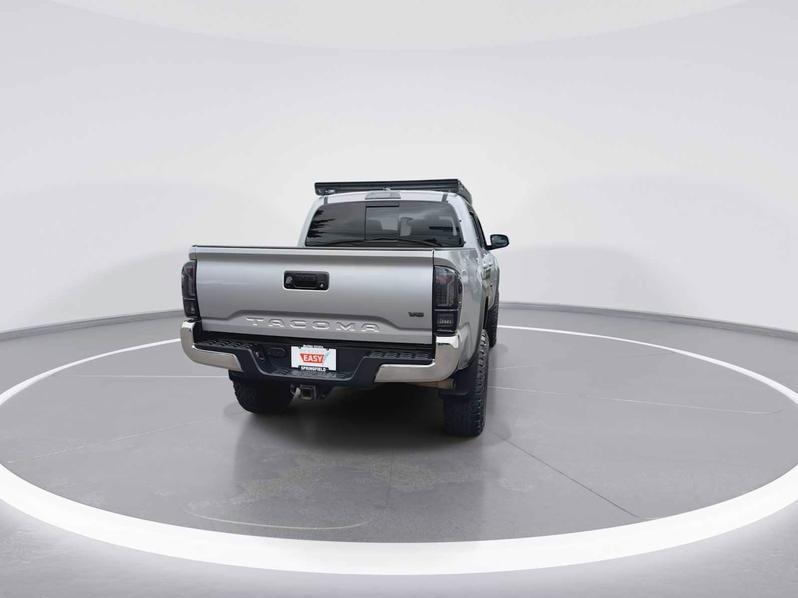 Thumbnail: 2017 Toyota Tacoma - 6