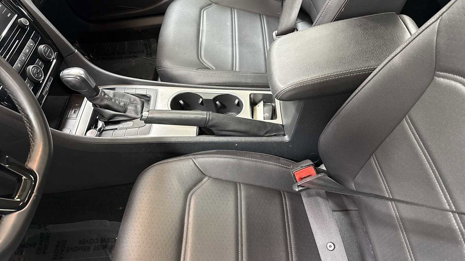 Thumbnail: 2021 Volkswagen Passat - 22