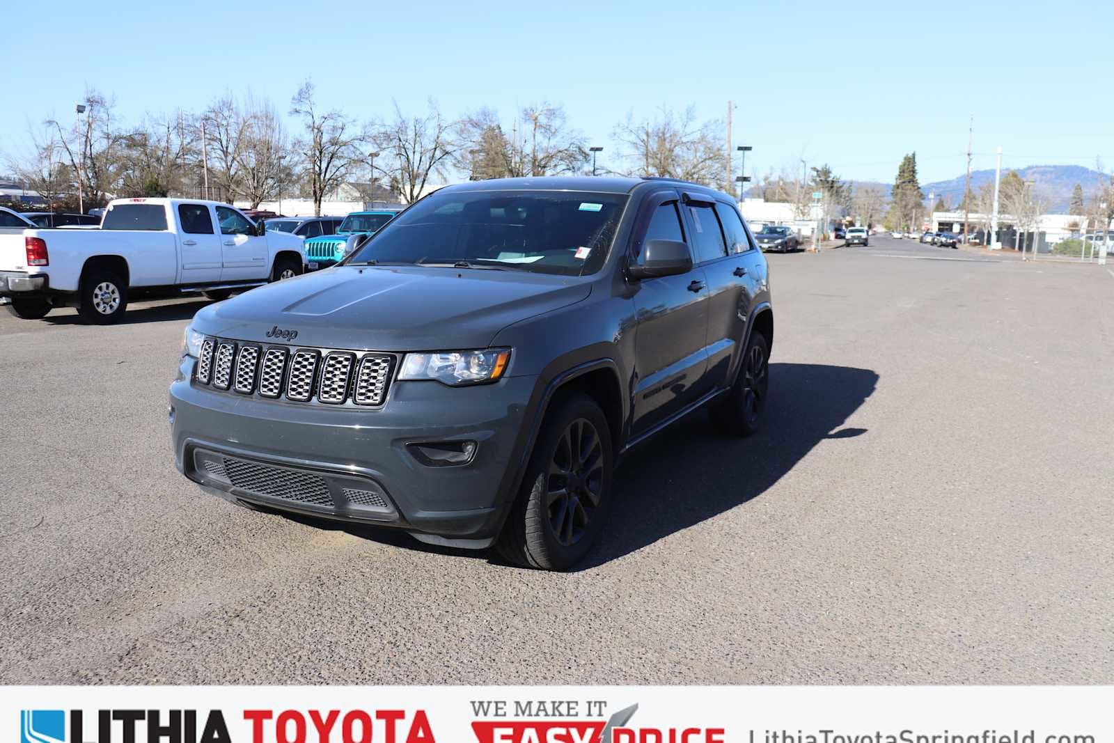 Thumbnail: 2017 Jeep Grand Cherokee - 1