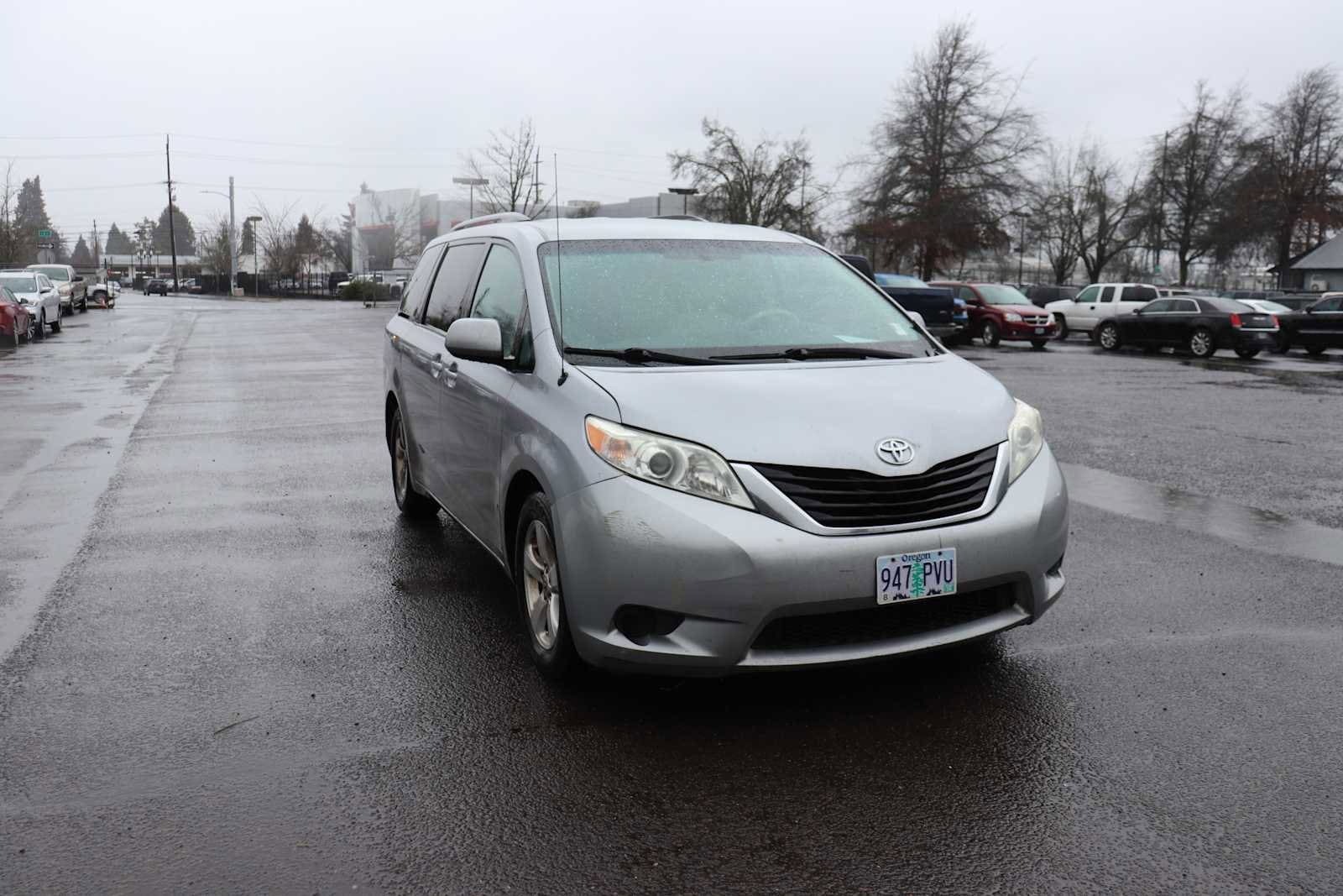 Thumbnail: 2012 Toyota Sienna - 3