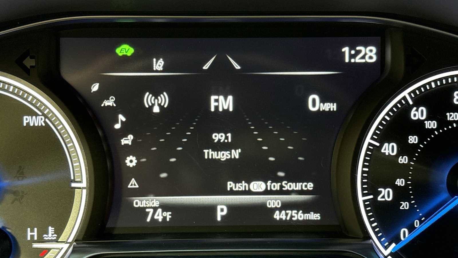 Thumbnail: 2022 Toyota Venza - 17