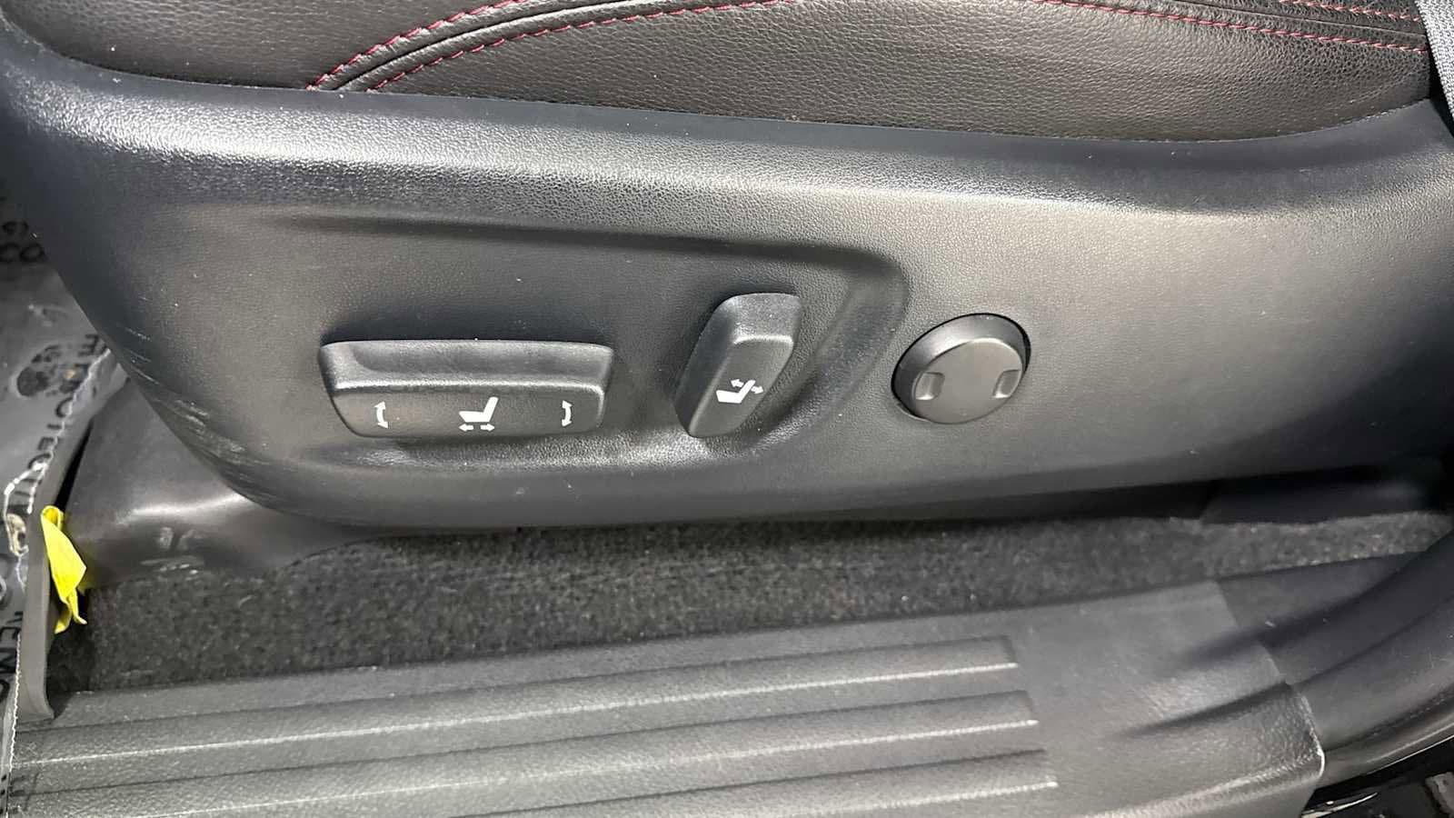 Thumbnail: 2018 Toyota 4Runner - 14