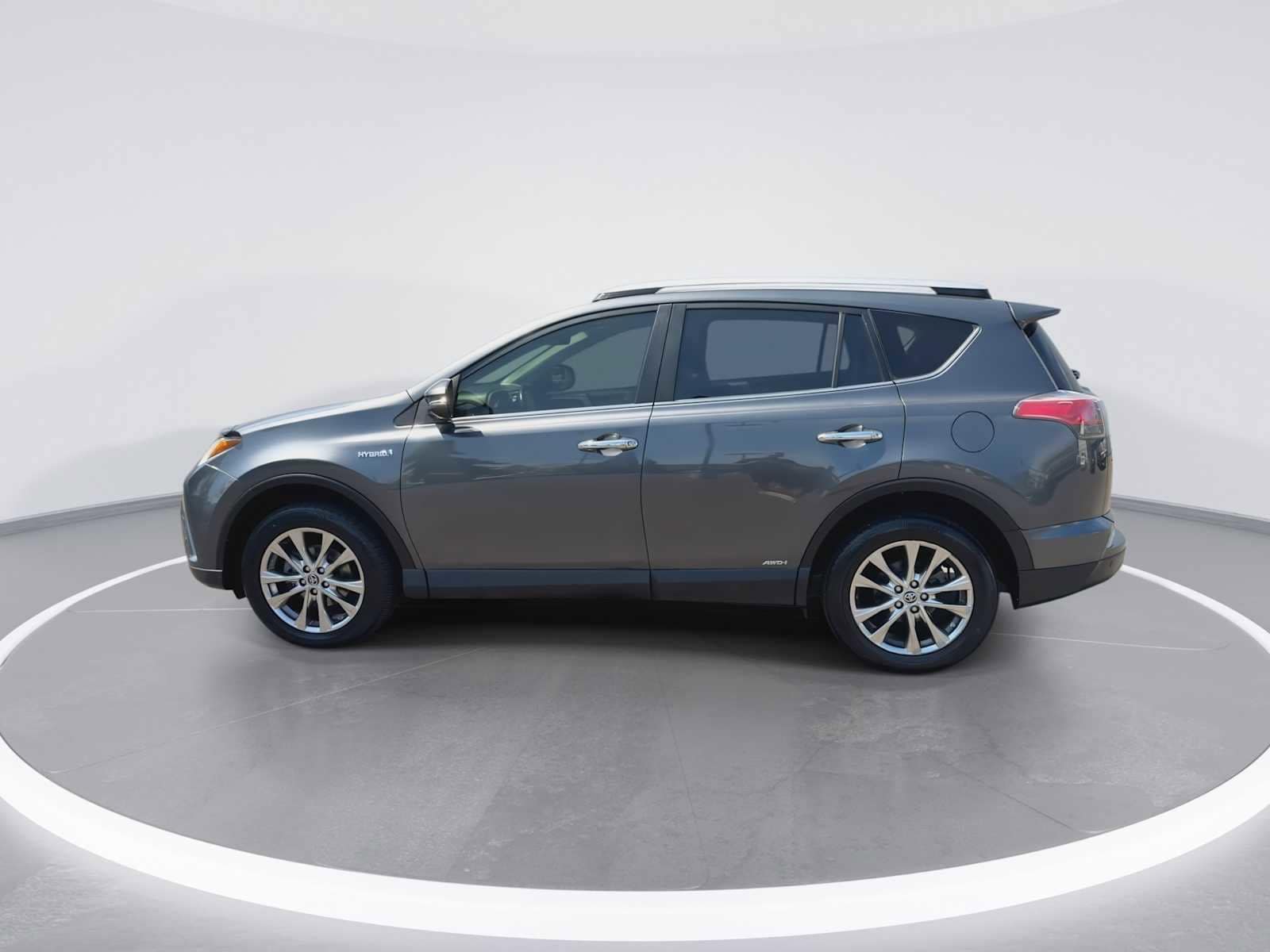 Thumbnail: 2016 Toyota RAV4 - 5