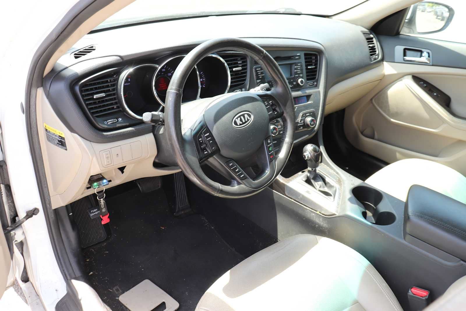 Thumbnail: 2012 Kia Optima - 10