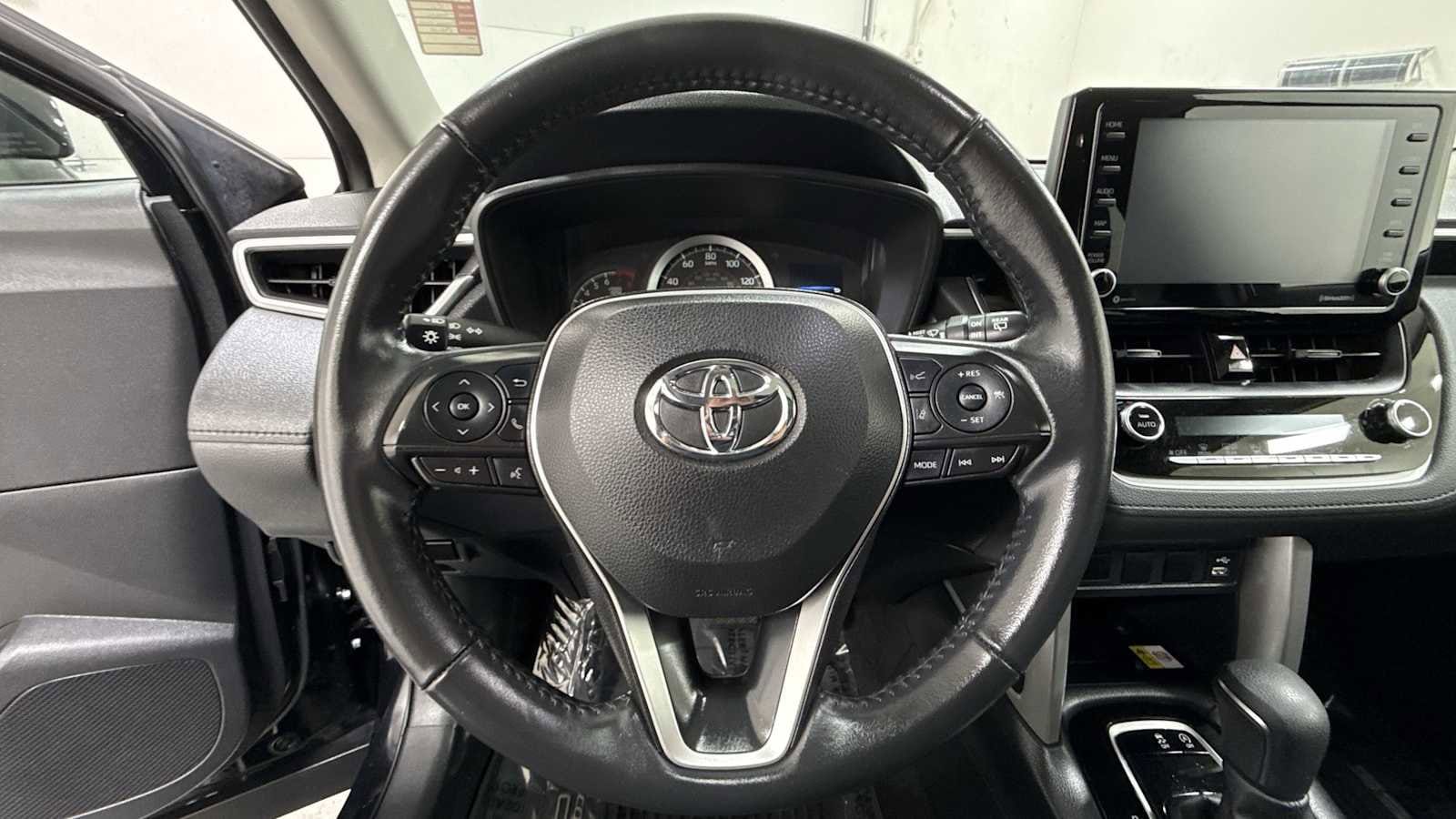 Thumbnail: 2022 Toyota Corolla Cross - 16