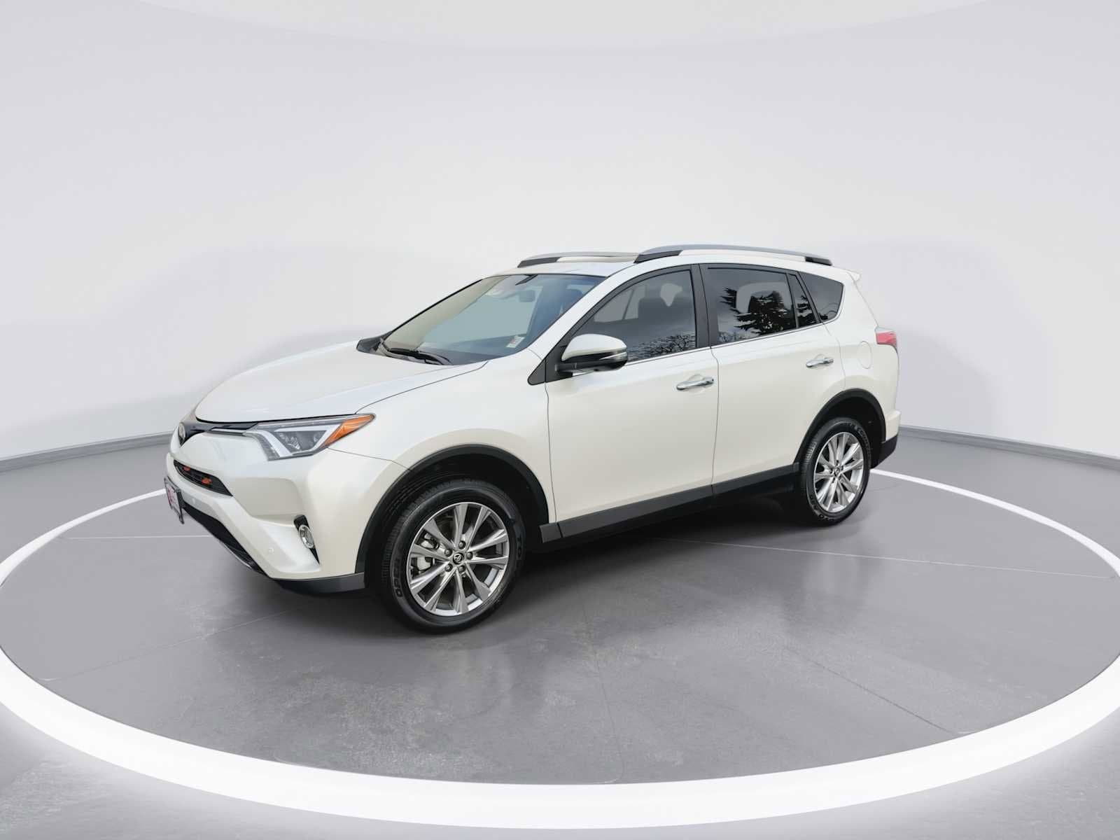 Thumbnail: 2018 Toyota RAV4 - 4