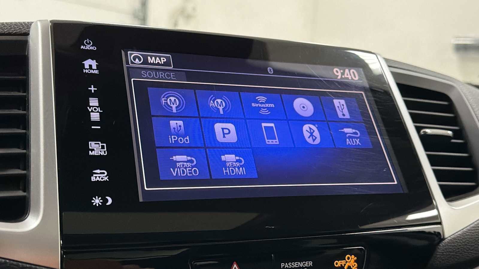 Thumbnail: 2017 Honda Pilot - 18