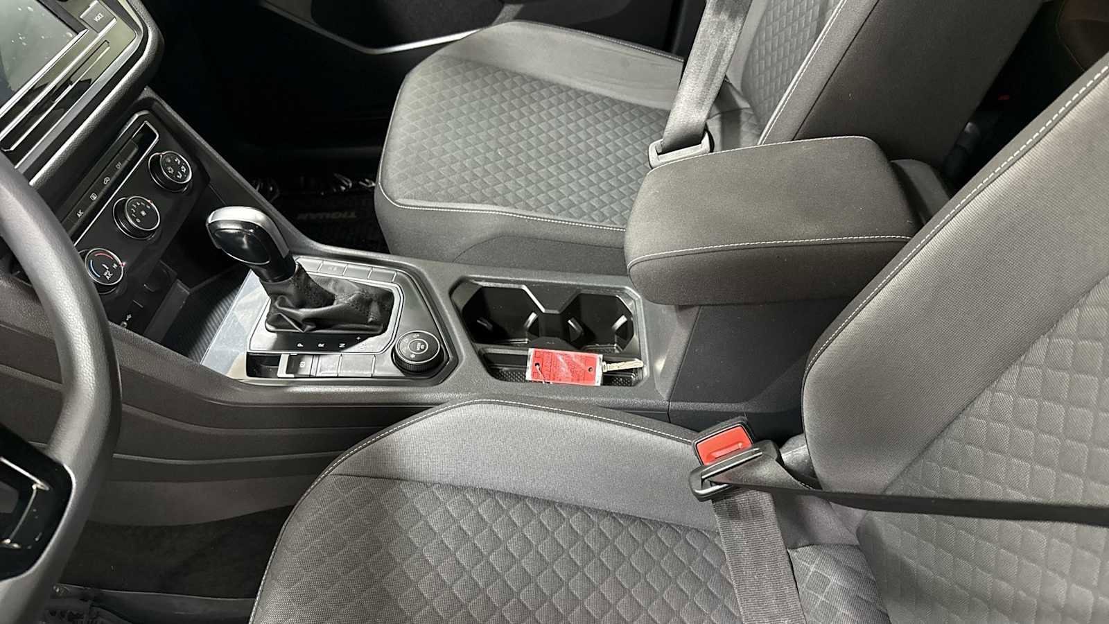 Thumbnail: 2021 Volkswagen Tiguan - 22