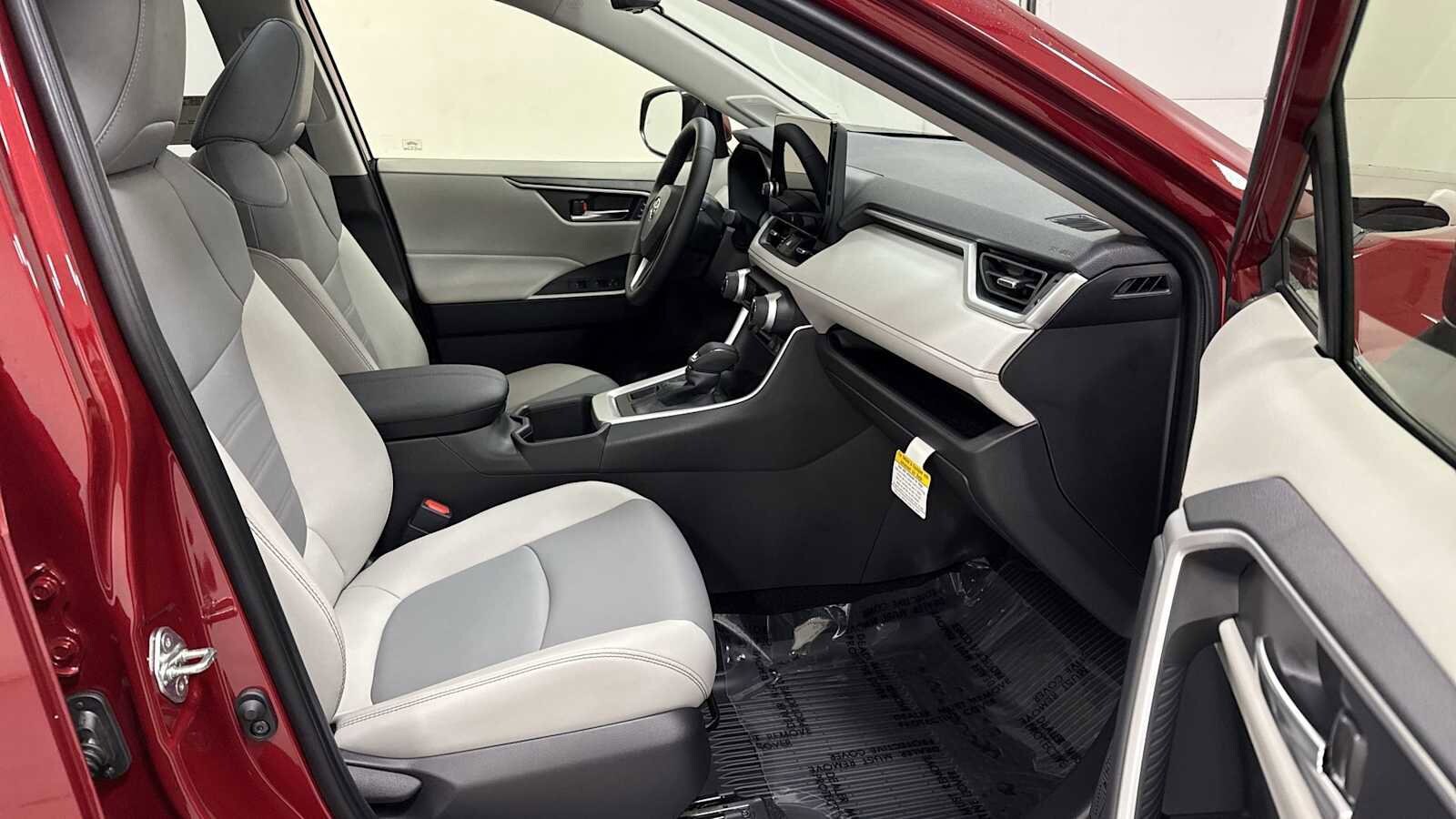 Thumbnail: 2025 Toyota RAV4 - 30