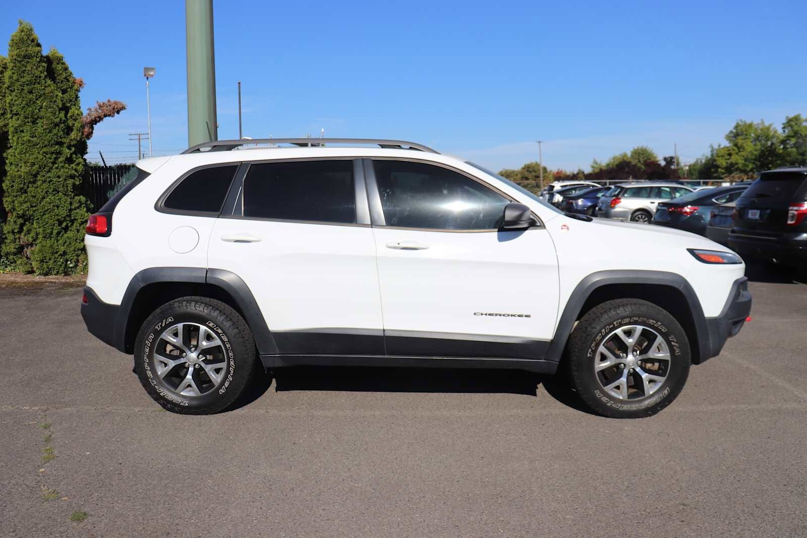2018 Jeep Cherokee Trailhawk photo 3
