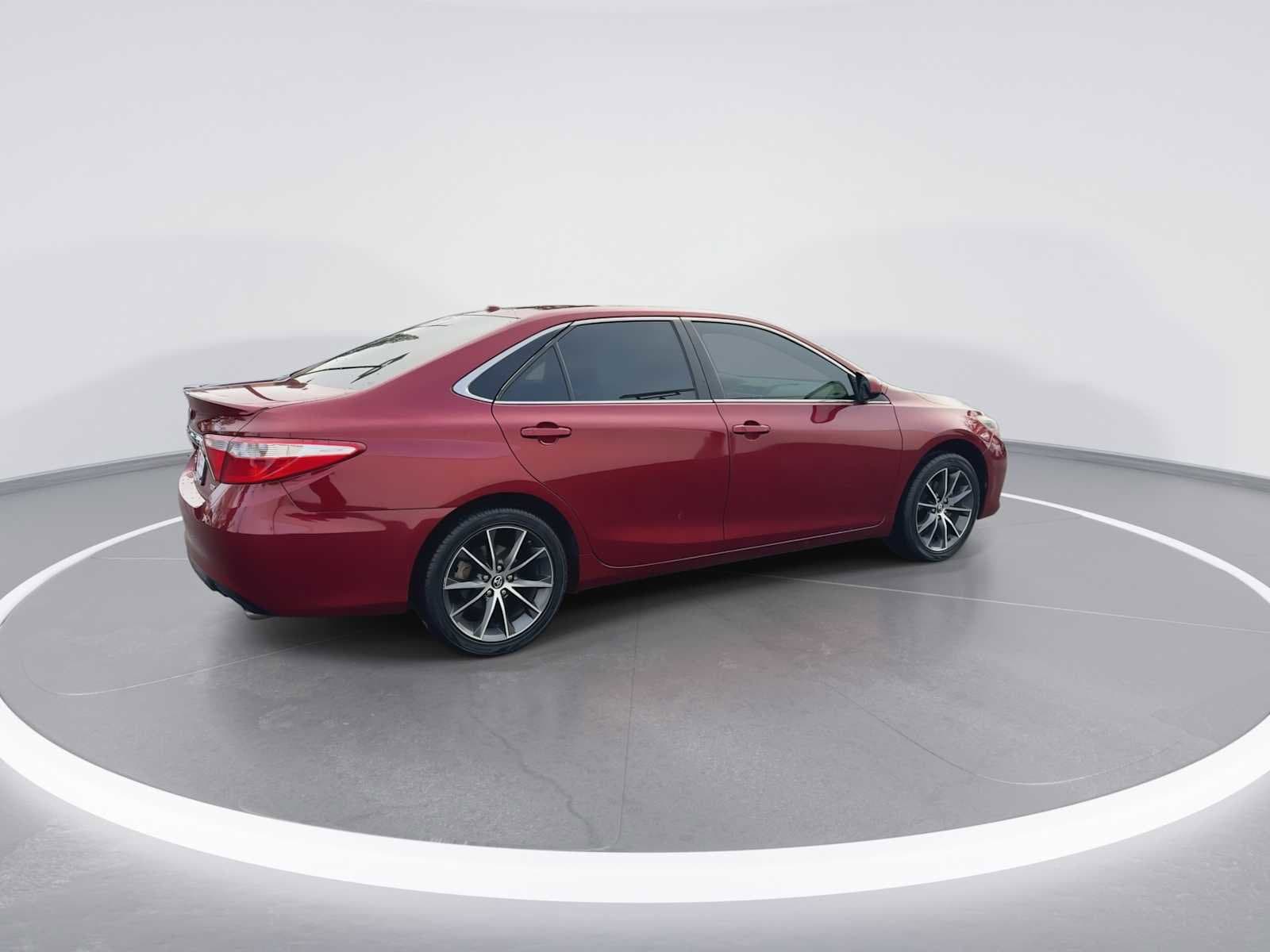 Thumbnail: 2017 Toyota Camry - 8