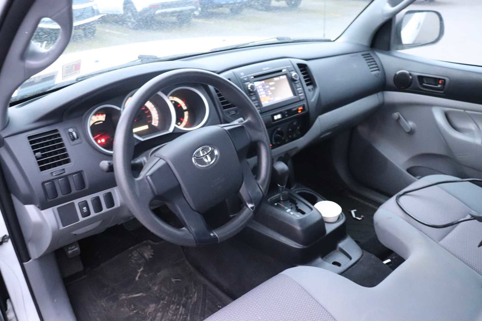 Thumbnail: 2013 Toyota Tacoma - 10