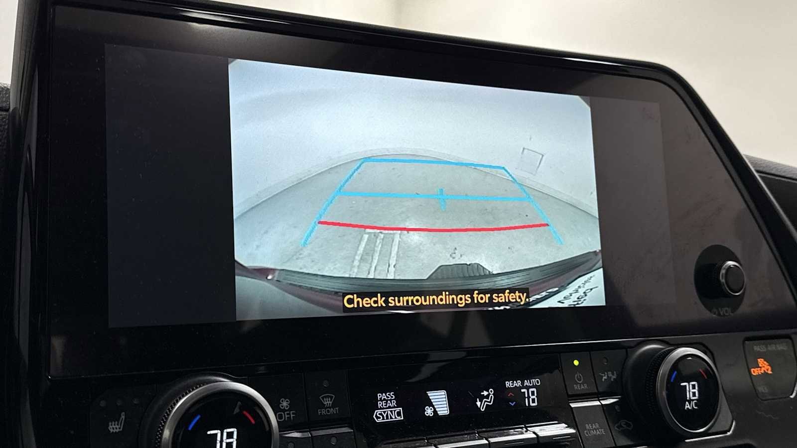 Thumbnail: 2023 Toyota Highlander - 19