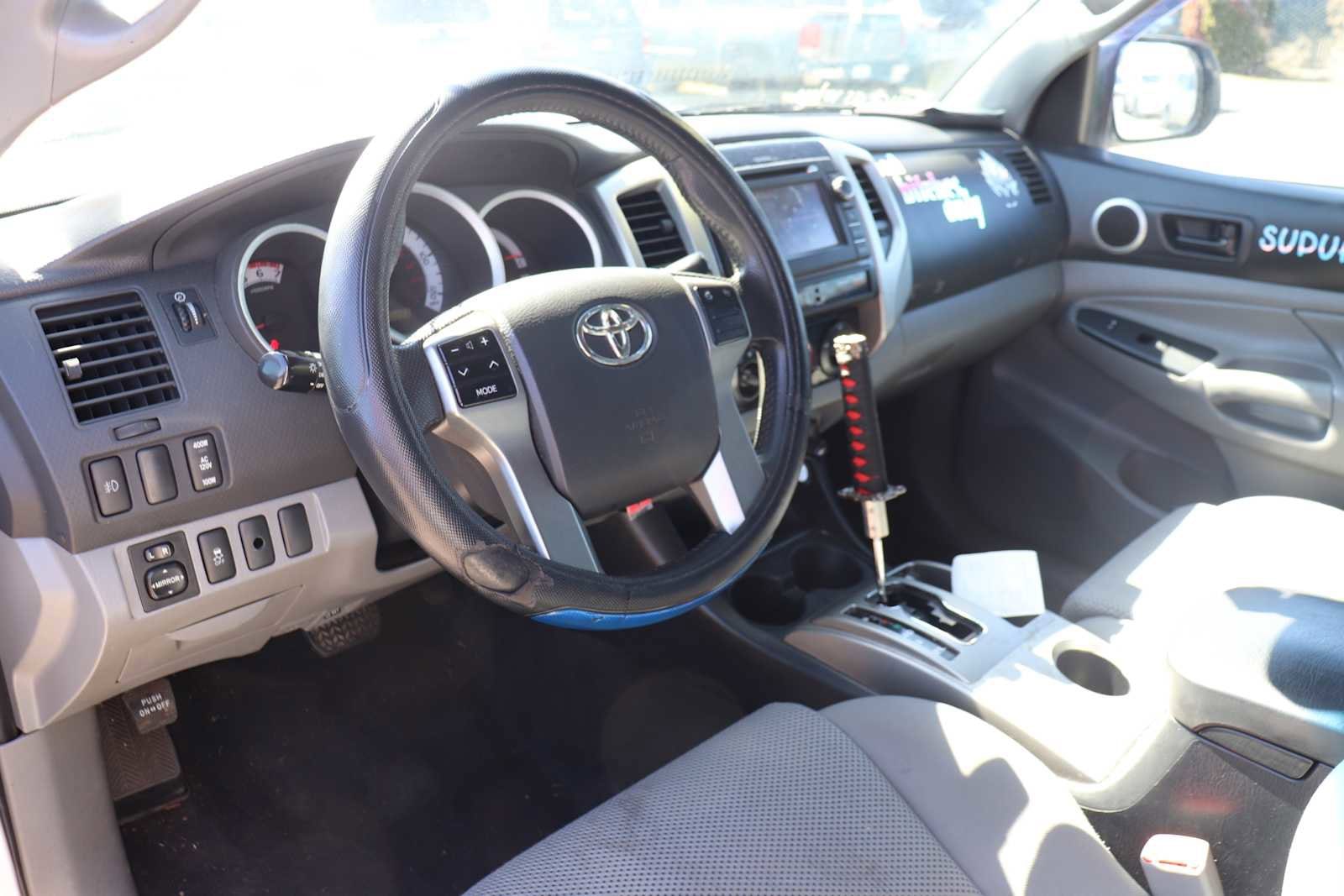 Thumbnail: 2013 Toyota Tacoma - 10