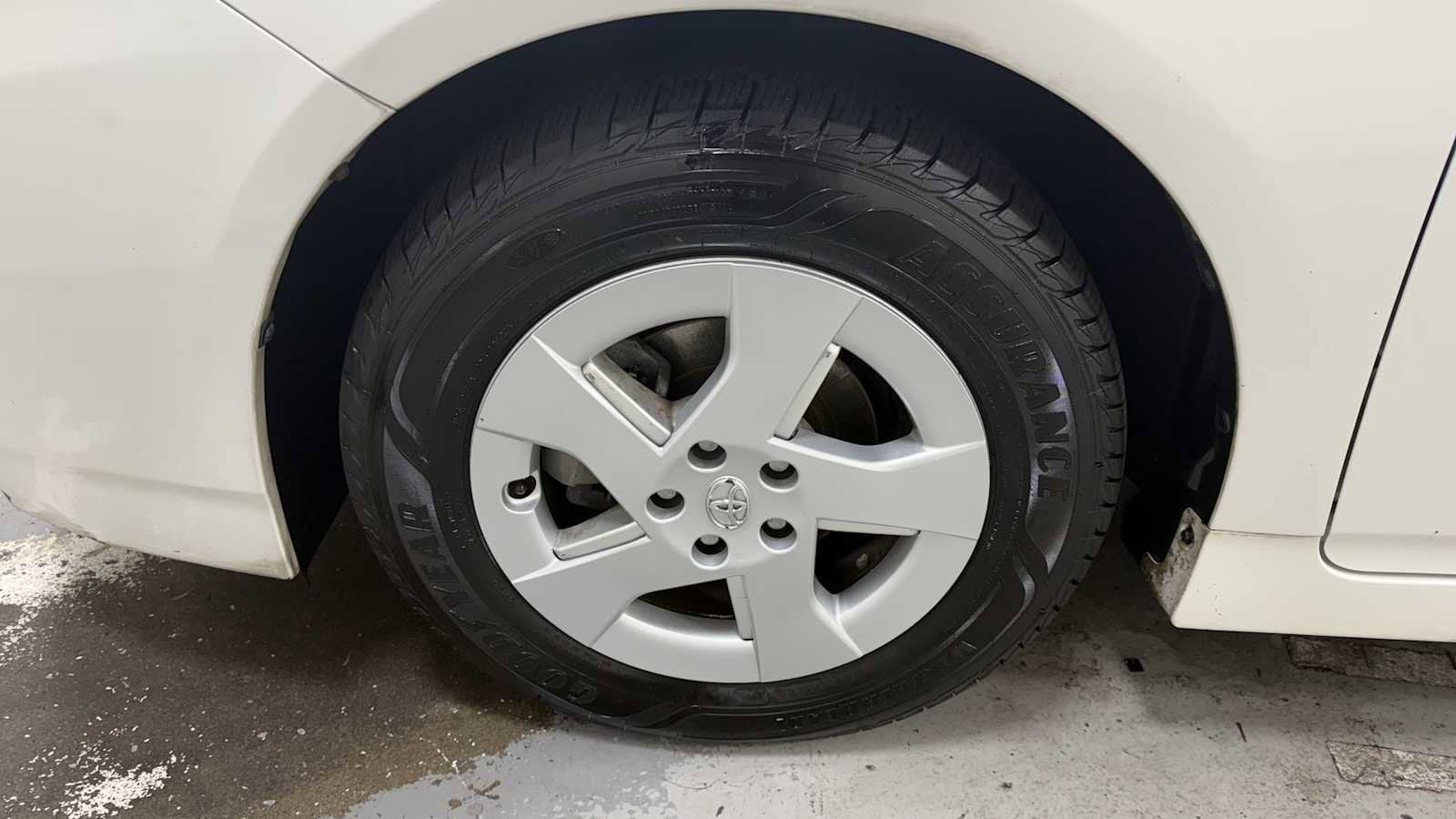 Thumbnail: 2010 Toyota Prius - 10