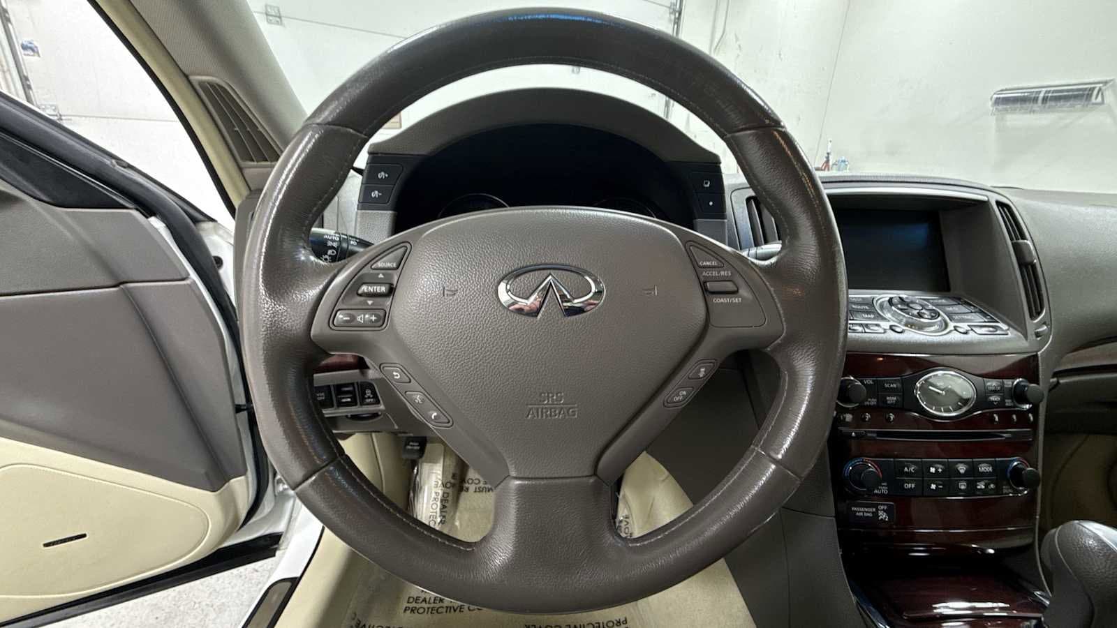 Thumbnail: 2010 INFINITI G37 - 16