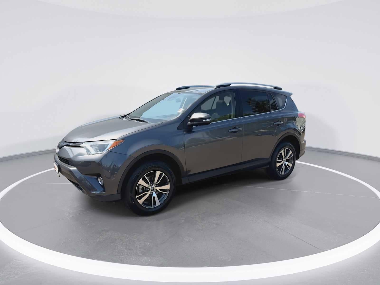 Thumbnail: 2018 Toyota RAV4 - 4