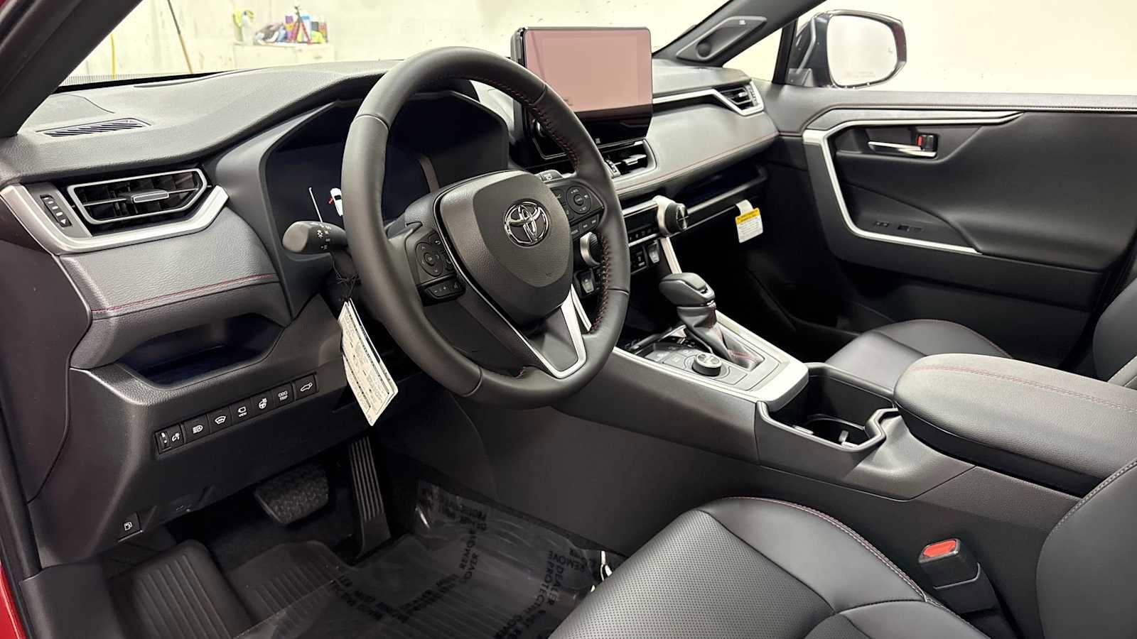 Thumbnail: 2025 Toyota RAV4 - 12