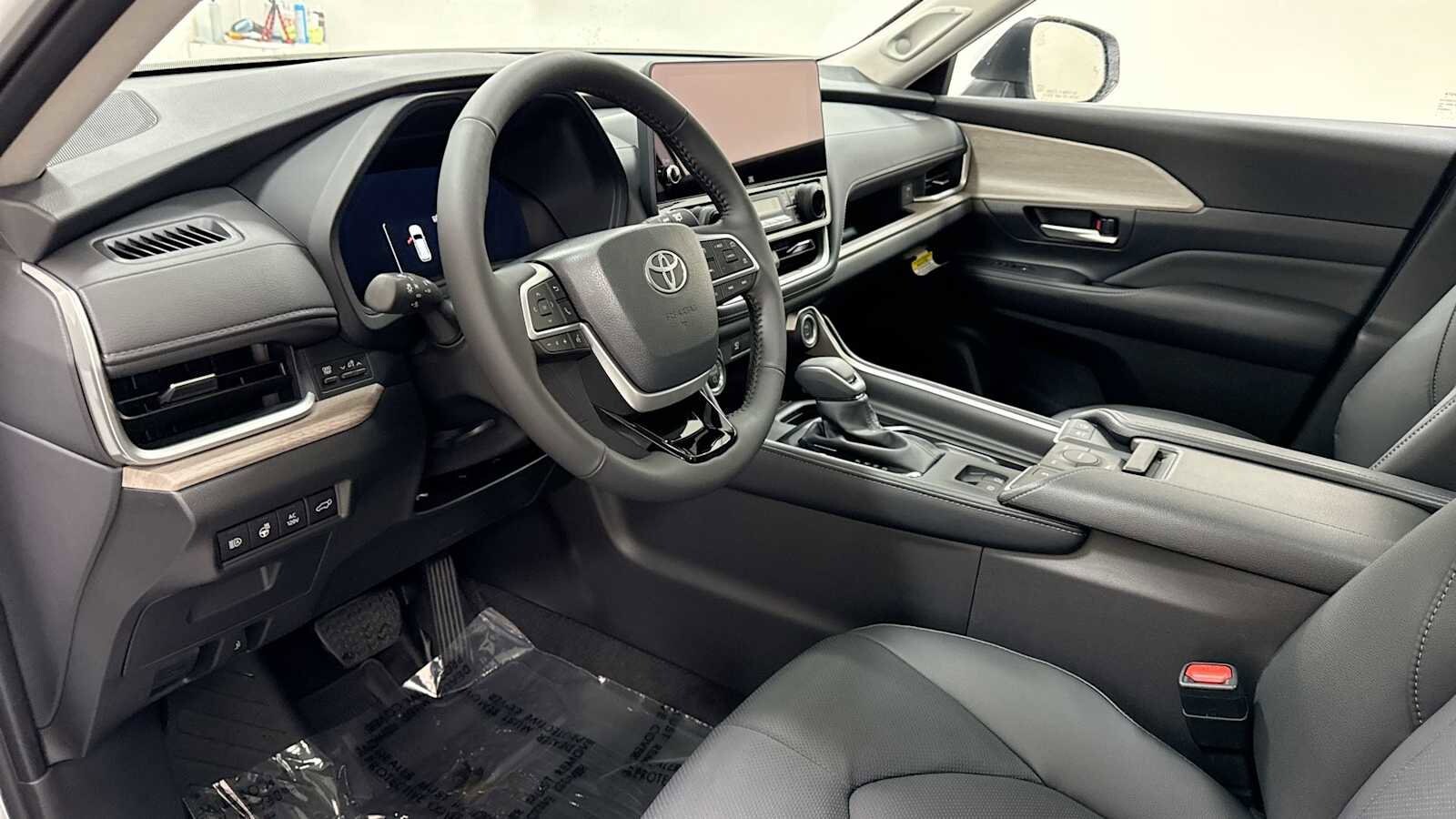Thumbnail: 2025 Toyota Grand Highlander - 12