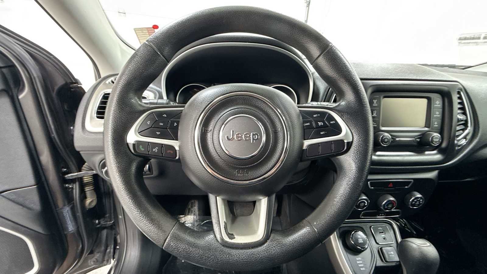 Thumbnail: 2018 Jeep Compass - 16