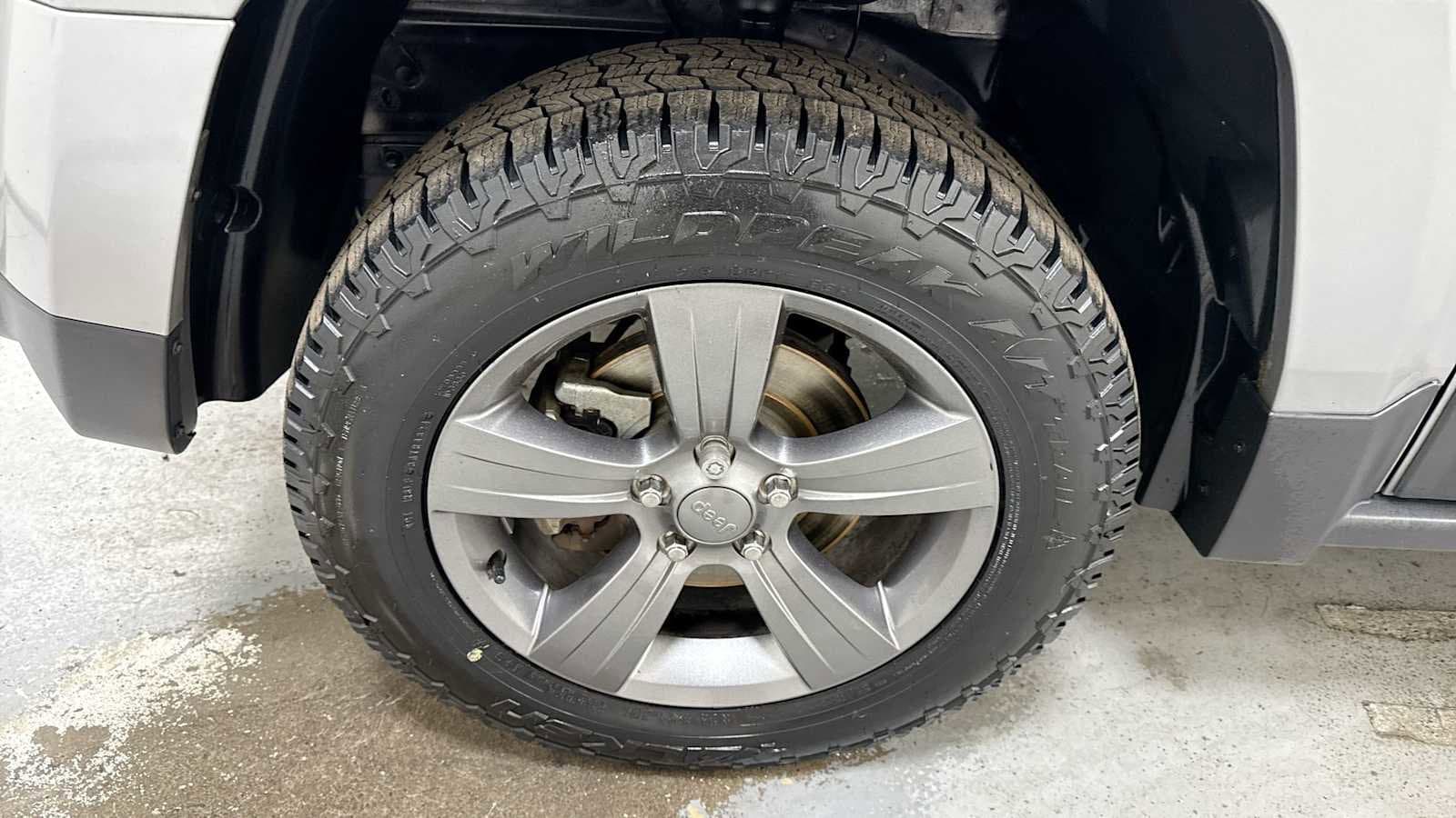Thumbnail: 2016 Jeep Patriot - 10