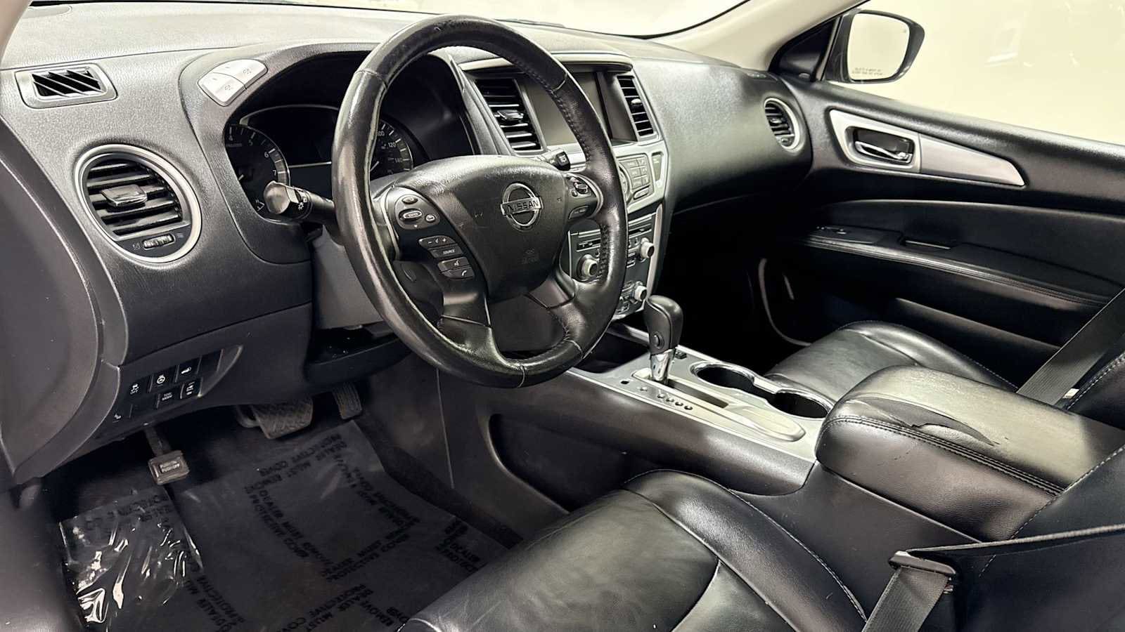 Thumbnail: 2019 Nissan Pathfinder - 12
