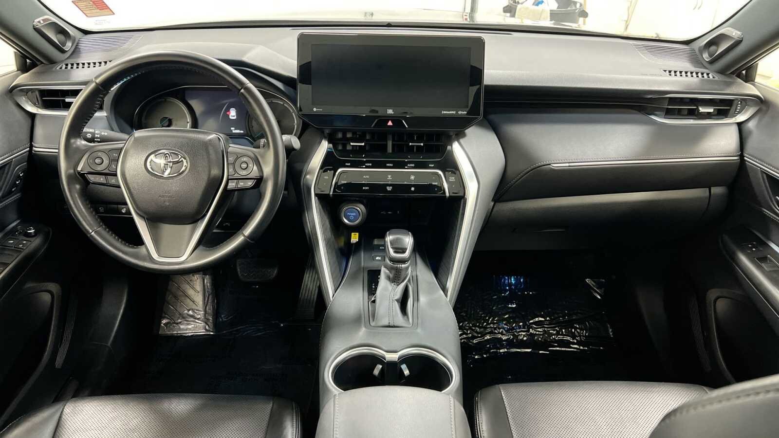 Thumbnail: 2021 Toyota Venza - 26