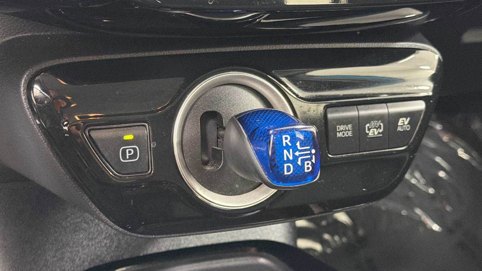 Thumbnail: 2021 Toyota Prius Prime - 21