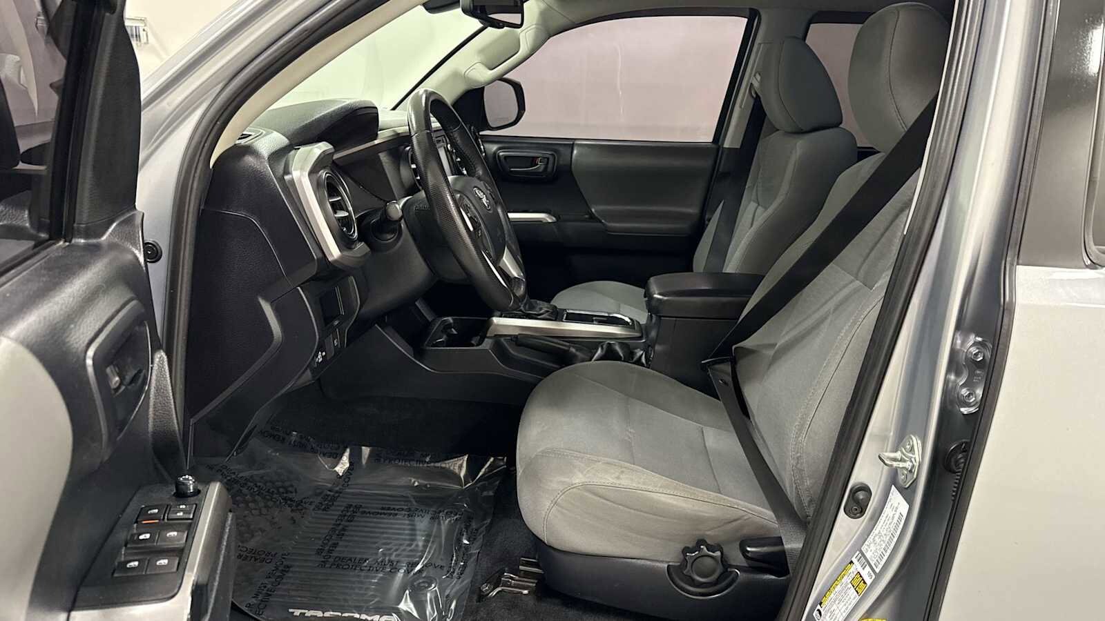 Thumbnail: 2019 Toyota Tacoma - 13