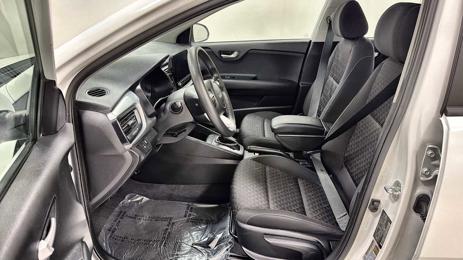 Thumbnail: 2022 Kia Rio - 13