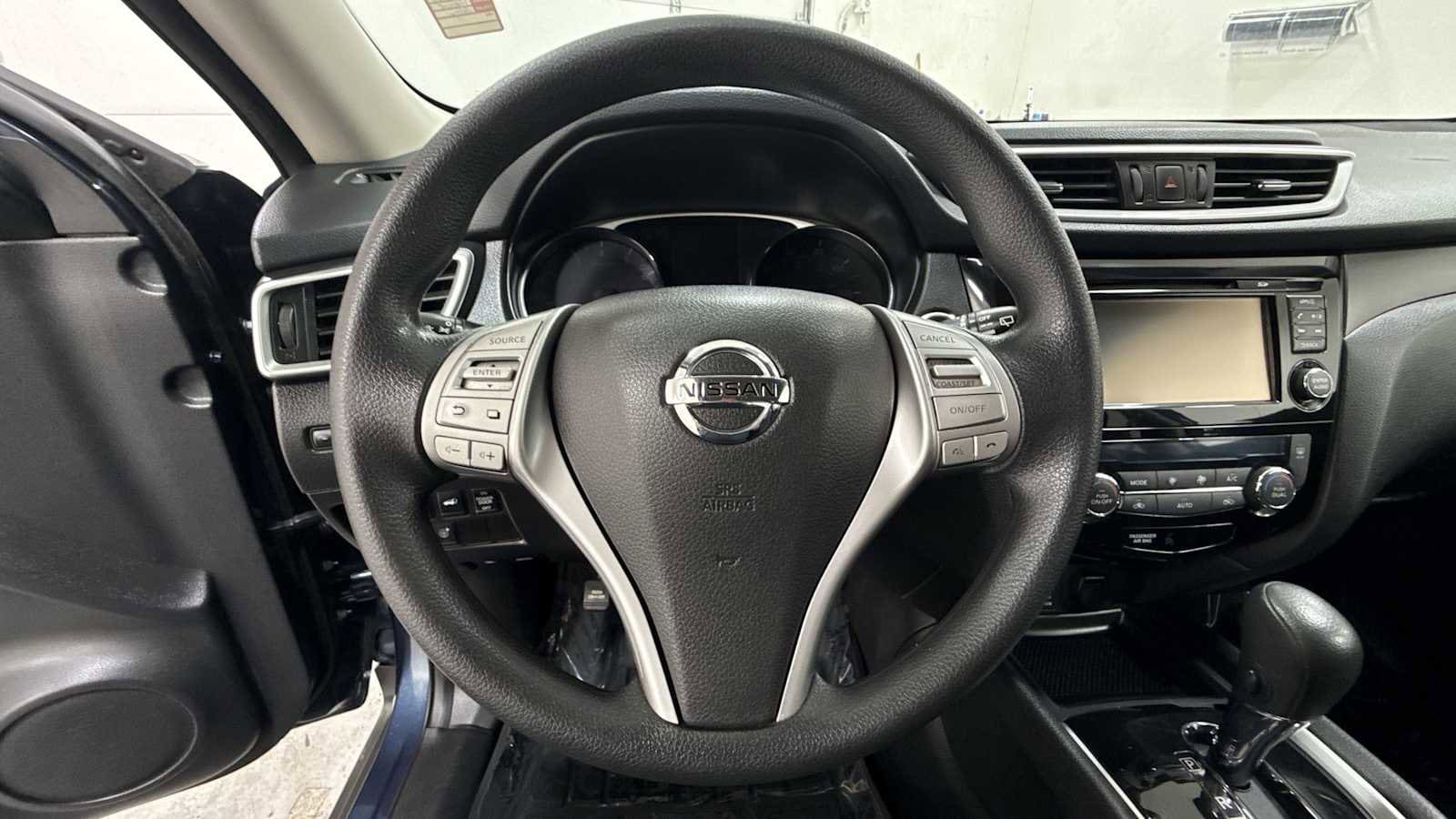 Thumbnail: 2016 Nissan Rogue - 16