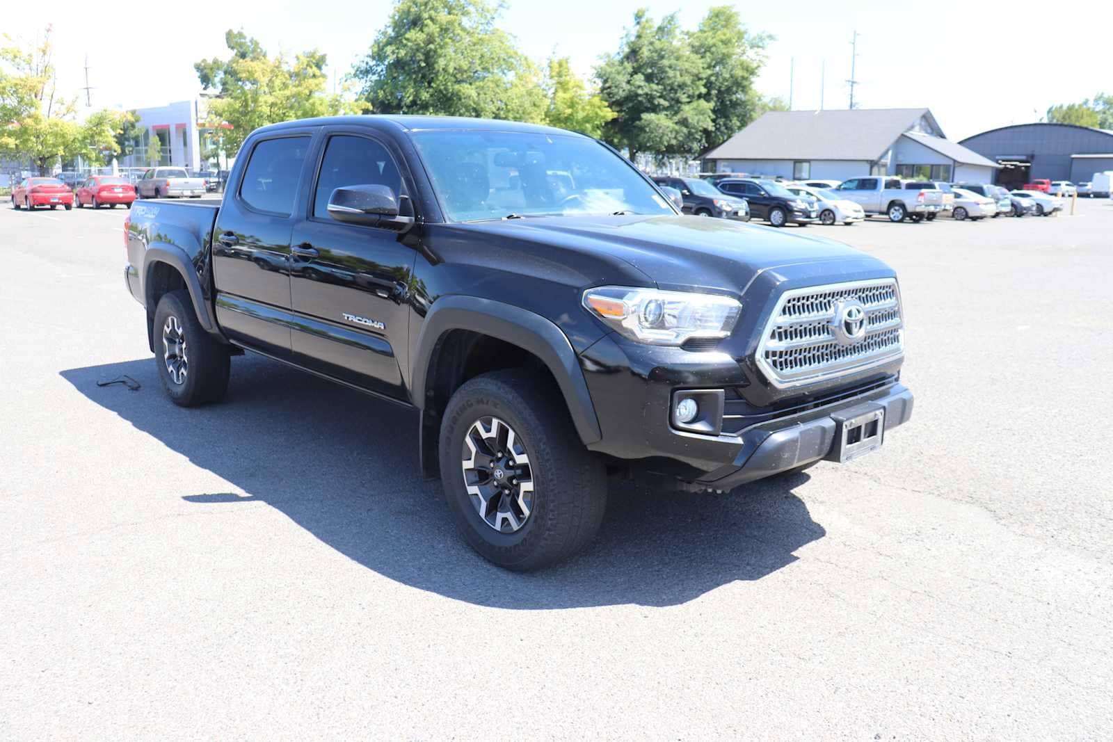 Thumbnail: 2016 Toyota Tacoma - 3