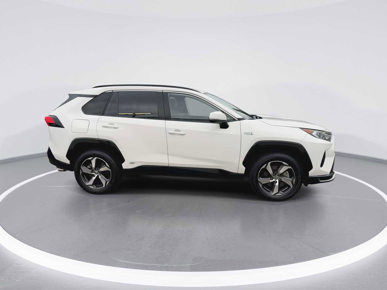 Thumbnail: 2021 Toyota RAV4 - 10