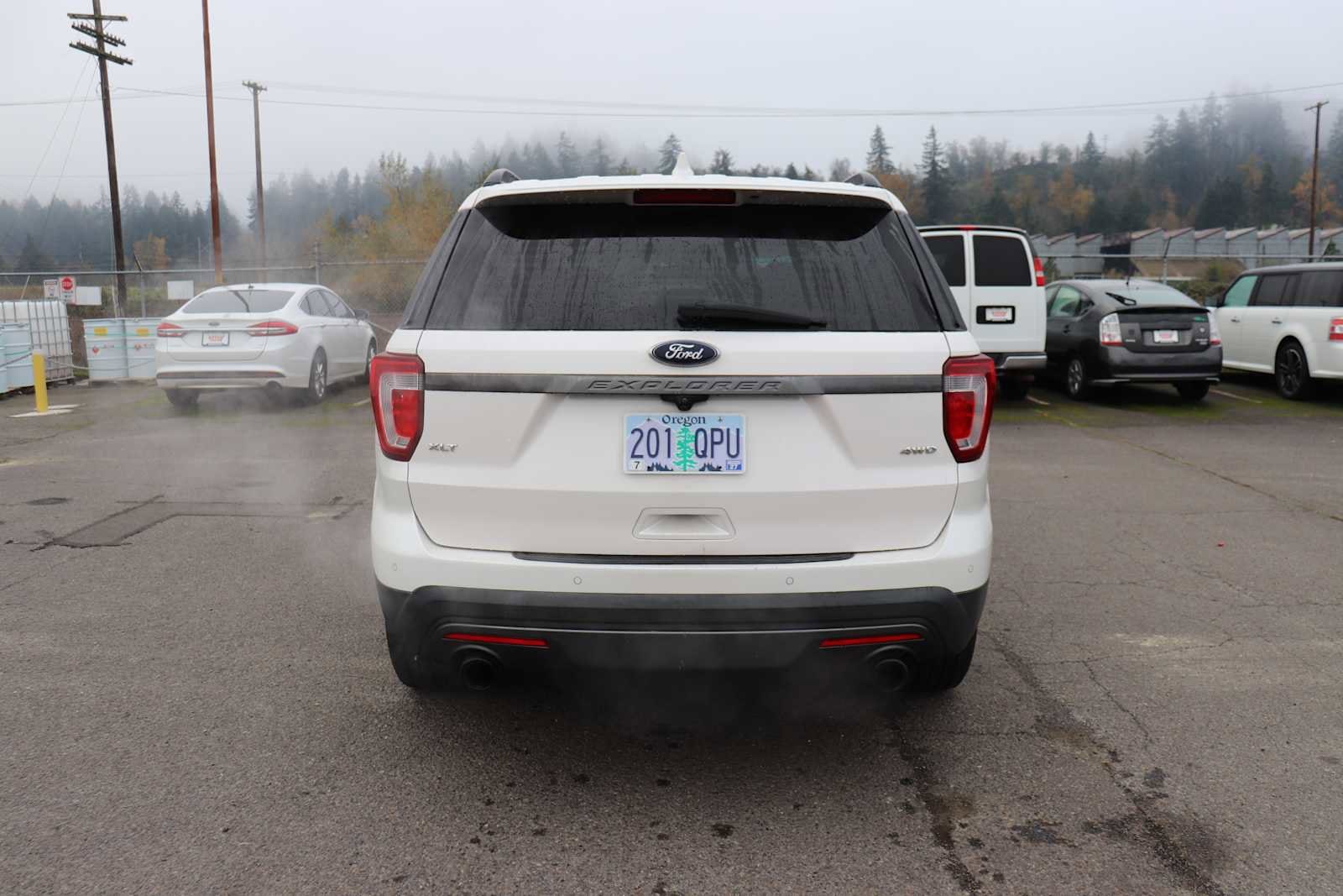 Thumbnail: 2017 Ford Explorer - 6