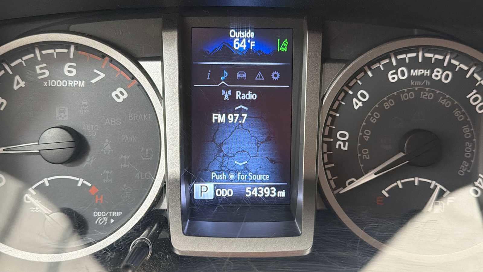 Thumbnail: 2018 Toyota Tacoma - 17