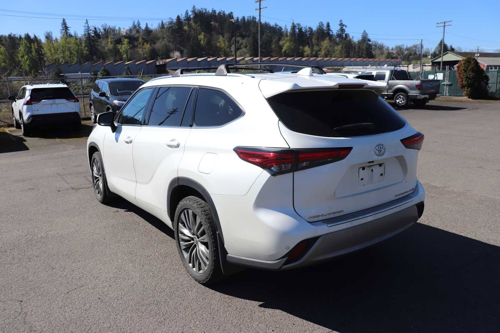 Thumbnail: 2020 Toyota Highlander - 7