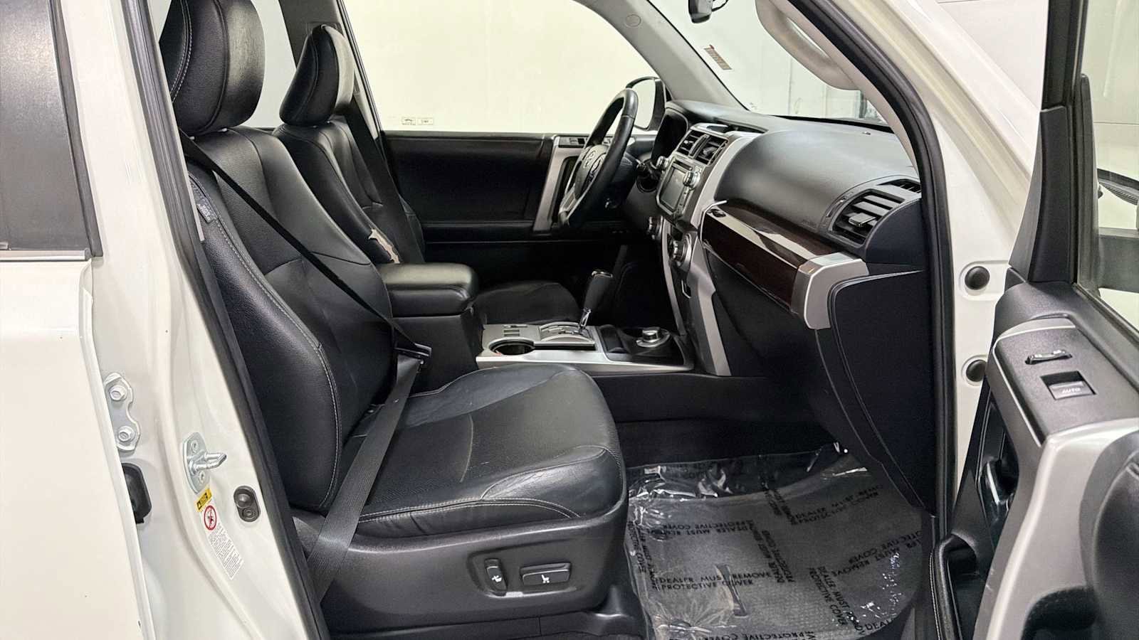 Thumbnail: 2015 Toyota 4Runner - 30