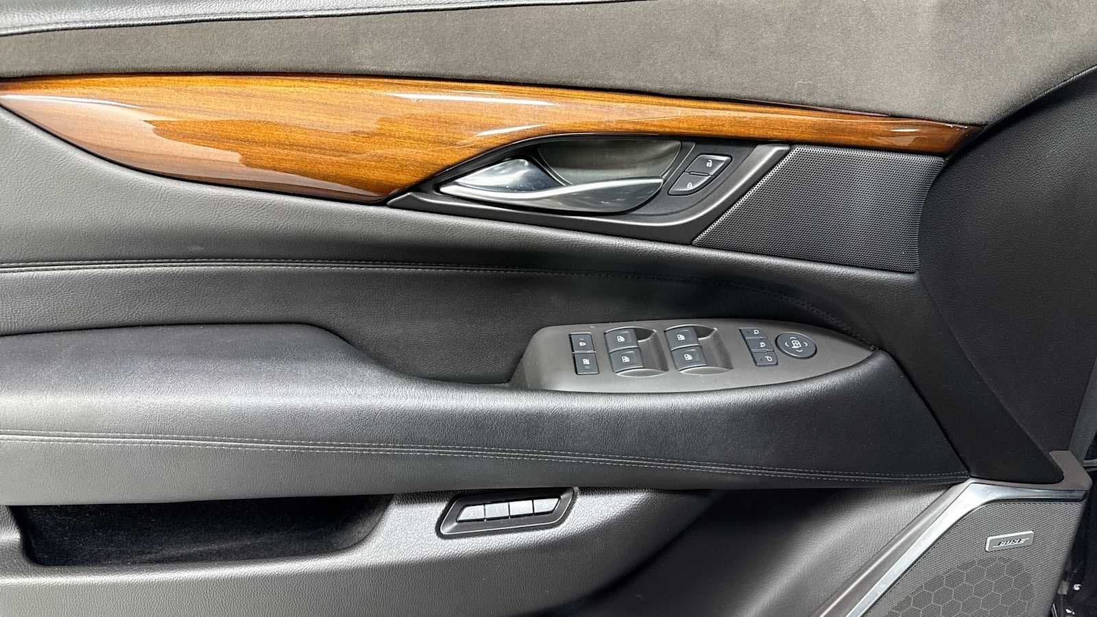 Thumbnail: 2017 Cadillac Escalade - 15