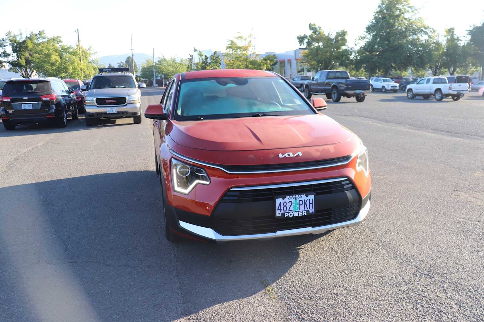 Thumbnail: 2023 Kia Niro - 3