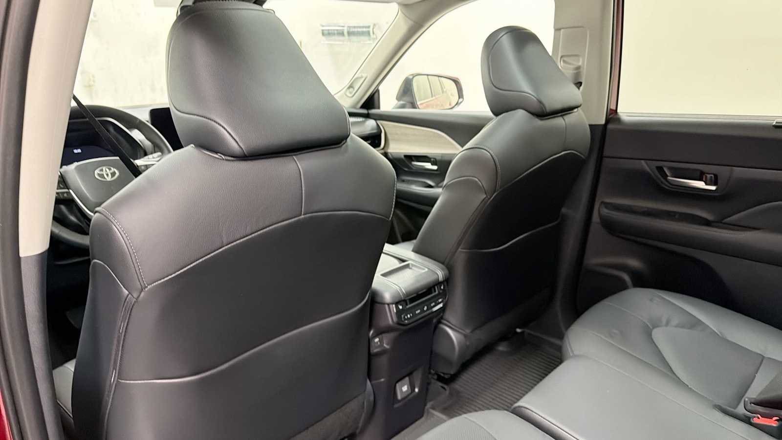 Thumbnail: 2025 Toyota Grand Highlander - 27