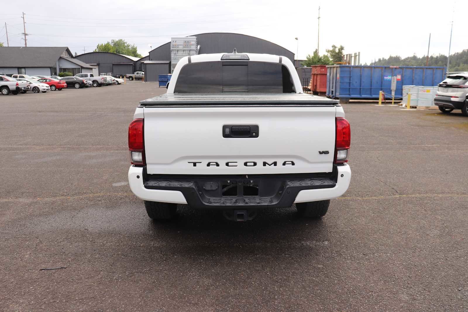 Thumbnail: 2019 Toyota Tacoma - 6