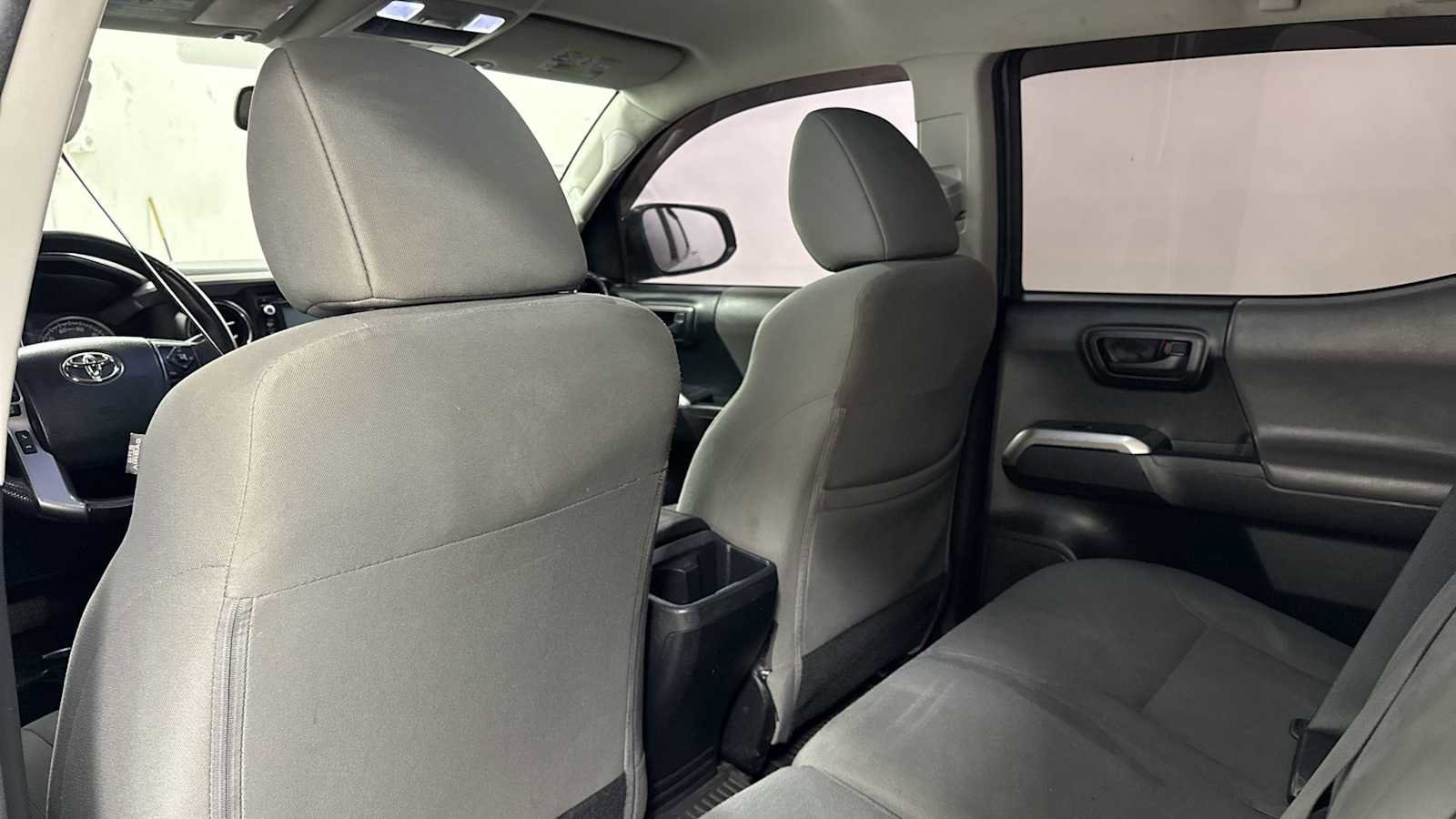 Thumbnail: 2019 Toyota Tacoma - 24