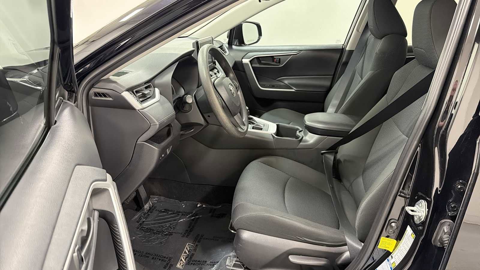 Thumbnail: 2022 Toyota RAV4 - 13