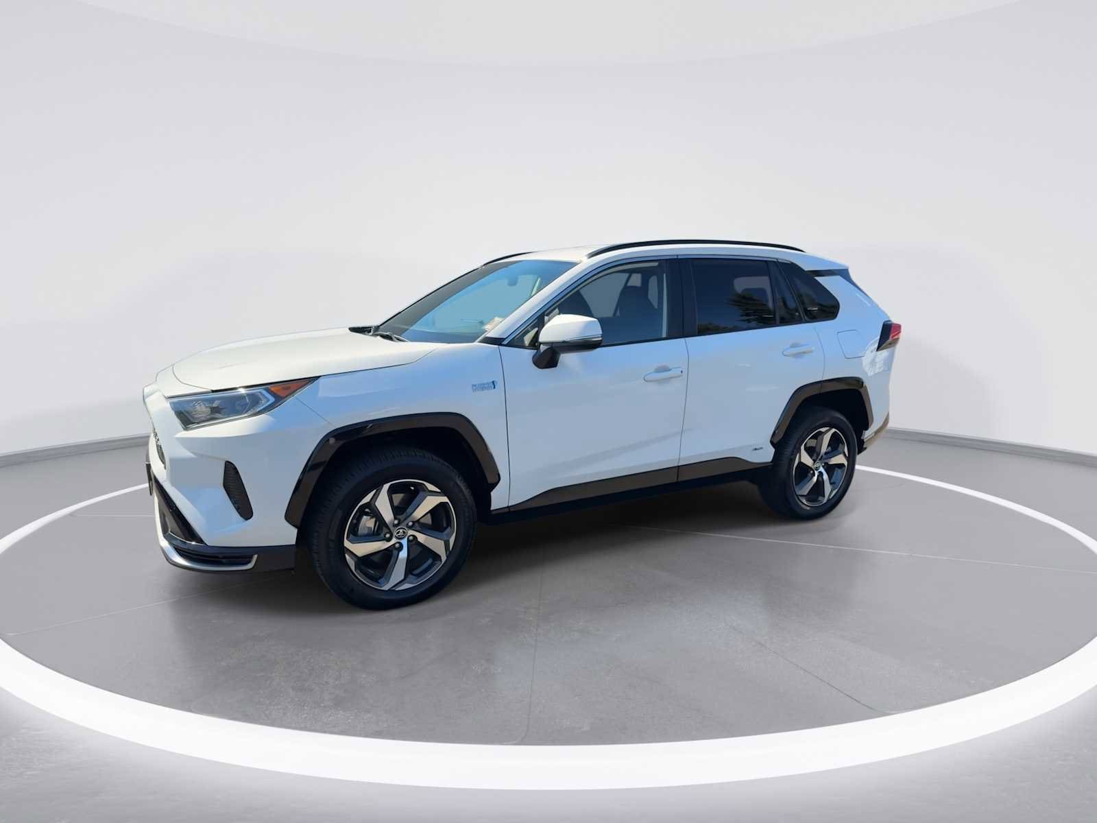 Thumbnail: 2021 Toyota RAV4 - 4