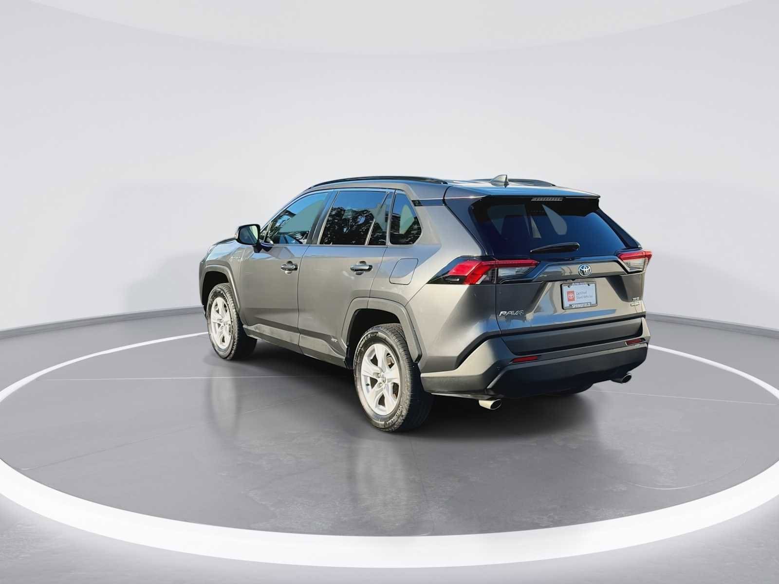 Thumbnail: 2021 Toyota RAV4 - 6