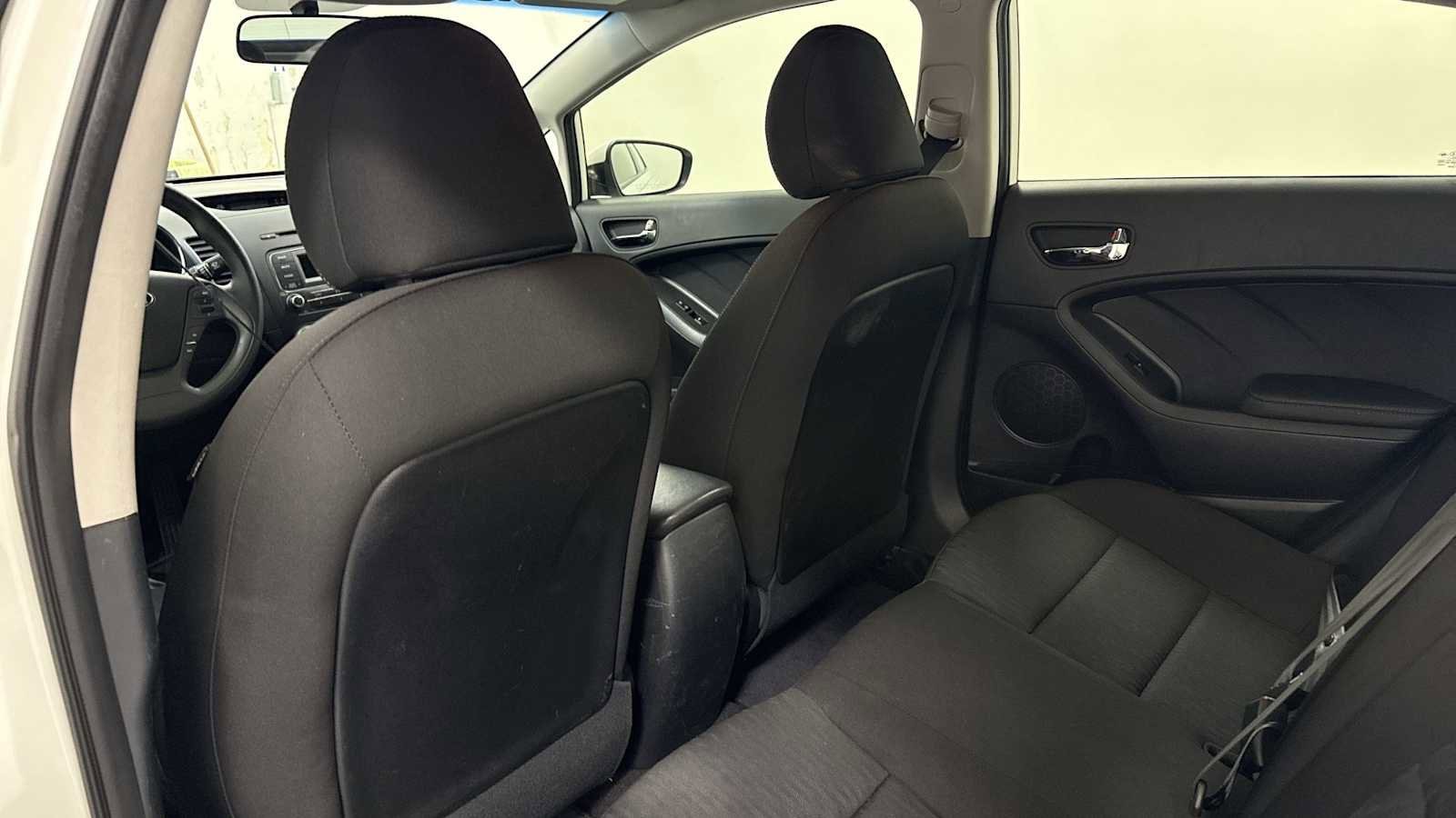 Thumbnail: 2016 Kia Forte - 23