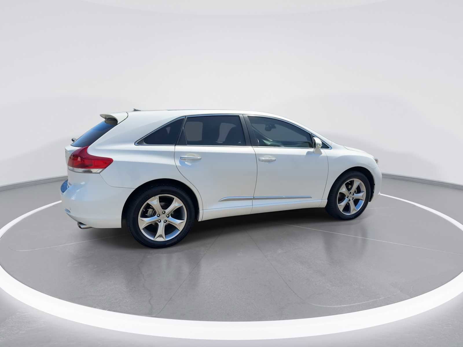 Thumbnail: 2015 Toyota Venza - 8