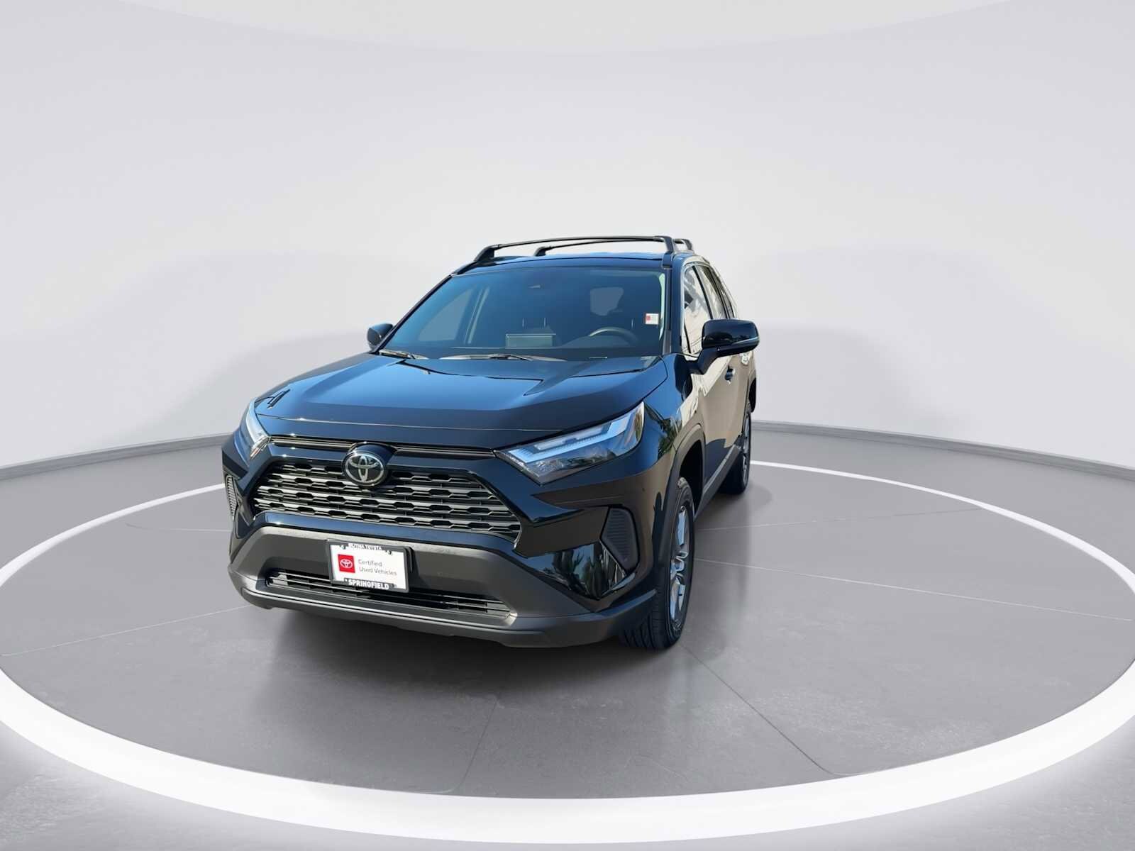 2025 Toyota RAV4 Hybrid LE photo 2