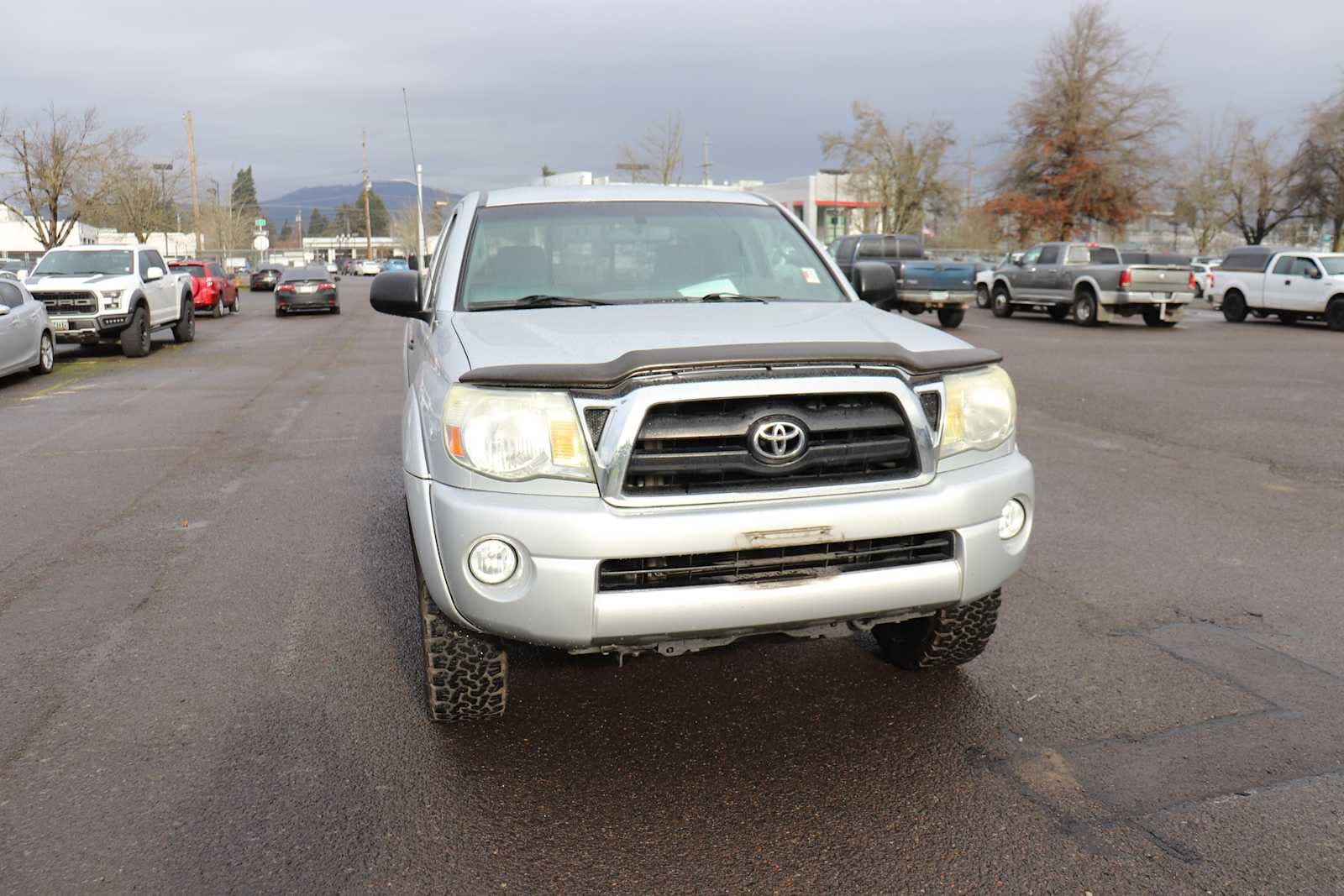 Thumbnail: 2005 Toyota Tacoma - 3