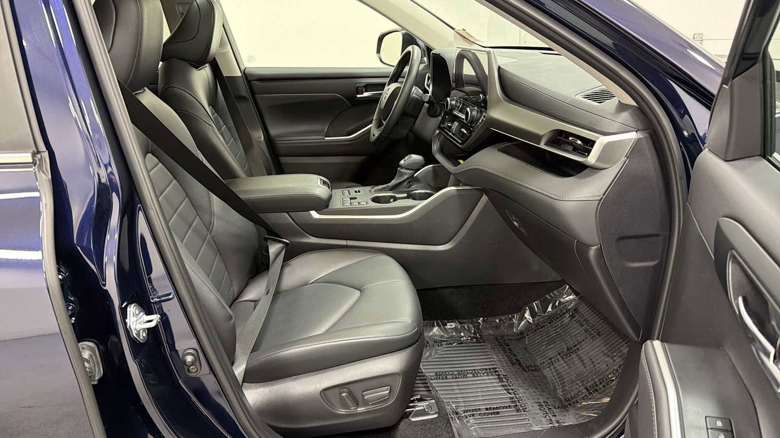 Thumbnail: 2024 Toyota Highlander - 31